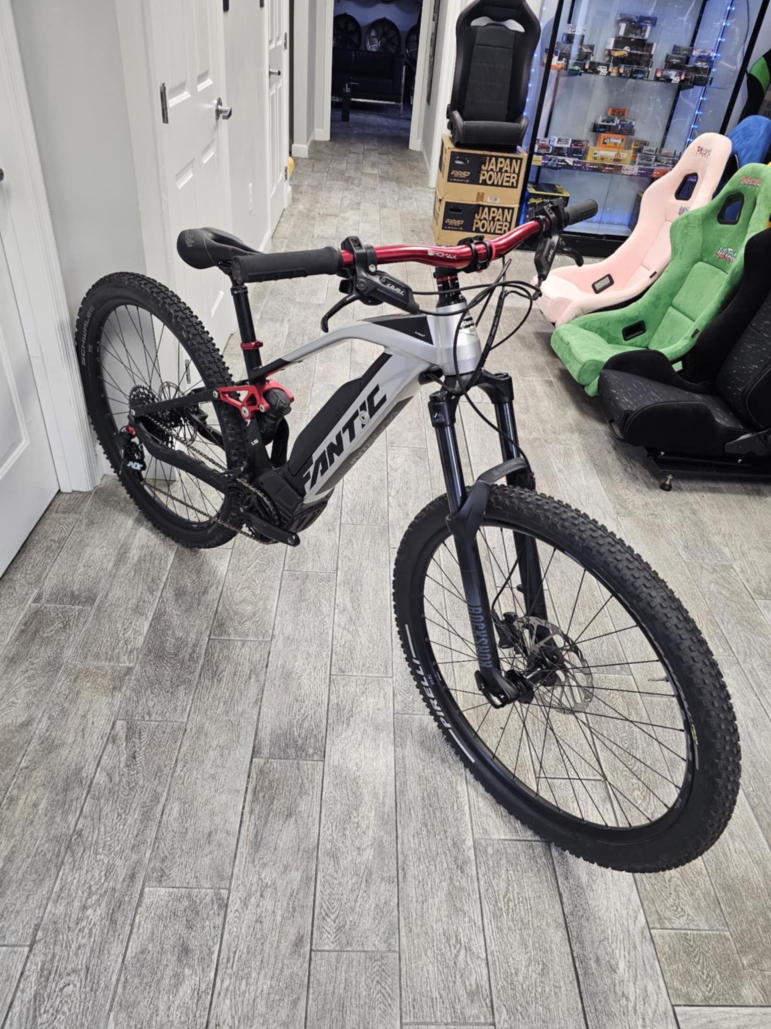 Fantic XTF-1.5-MY22-SIL-LG Small/Large (Demo bikes)