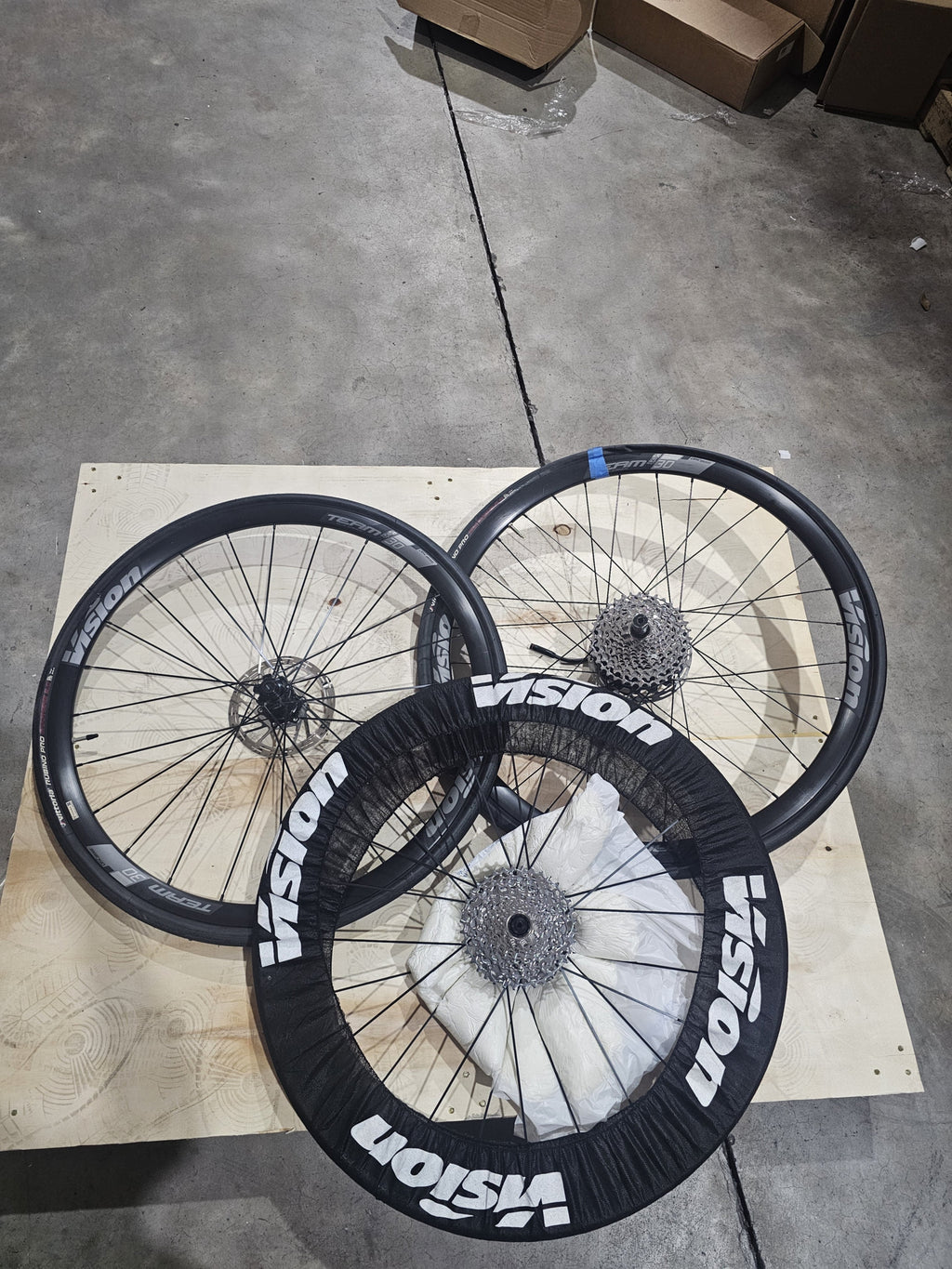 E-Road Rival 28'' 22v 250Wh FSA HM1 Silver/Black Size M (Open Box)